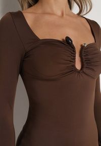 Born2be - Brązowa Koktajlowa Sukienka z Wiskozą i Metaliczną Ozdobą Refare. Okazja: na imprezę. Kolor: brązowy. Materiał: wiskoza. Wzór: aplikacja. Styl: wizytowy #7