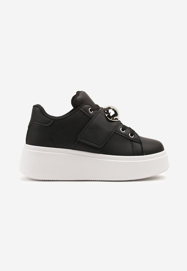 Renee - Czarne Sneakersyn na Platformie z Metaliczną Aplikacją Welveria. Okazja: na imprezę, na co dzień. Kolor: czarny. Materiał: jeans. Wzór: aplikacja. Sezon: lato. Obcas: na platformie