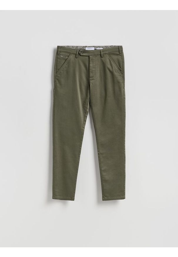 Reserved - Spodnie chino slim - jasny zielony. Kolor: zielony. Materiał: tkanina, bawełna