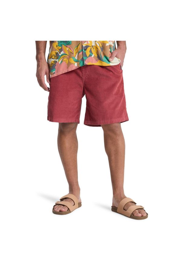Quiksilver - Szorty z kordu dla Mężczyzn TAXER 18" Czerwony. Kolor: czerwony, wielokolorowy, różowy. Materiał: bawełna, tkanina. Długość: krótkie. Sezon: lato