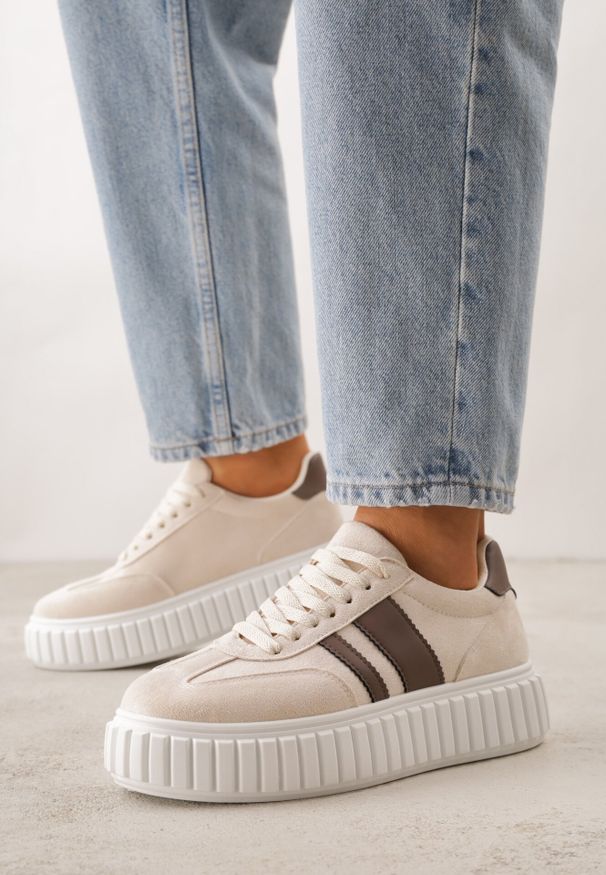Born2be - Beżowe Sneakersy na Grubej Podeszwie z Tłoczeniem i Ozdobnymi Paskami Ralis. Okazja: na co dzień. Zapięcie: pasek. Kolor: beżowy. Materiał: jeans, dresówka