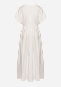 Born2be - Biała Wiskozowa Sukienka z Metaliczną Nicią i Haftem Nelvesia. Okazja: na co dzień. Kolor: biały. Materiał: wiskoza. Wzór: haft. Sezon: wiosna. Styl: klasyczny, casual, elegancki #2