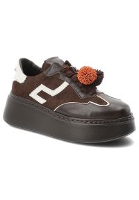 Sneakersy damskie Karino, ze skóry naturalnej licowej z zamszowymi panelami i kontrastowymi wstawkami na boku wiązanie na grubszych sznurowadłach, br. Okazja: na co dzień. Kolor: brązowy. Materiał: zamsz, skóra. Wzór: aplikacja. Obcas: na platformie. Styl: casual #5