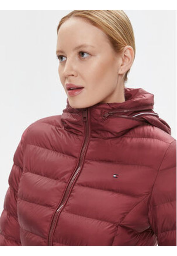 TOMMY HILFIGER - Tommy Hilfiger Kurtka zimowa WW0WW39581 Bordowy Regular Fit. Kolor: czerwony. Materiał: syntetyk. Sezon: zima