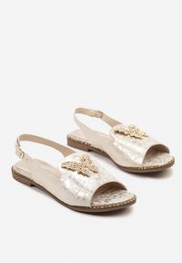 Renee - Jasnobeżowe Sandały Slingback ze Skórzaną Wkładką i Cyrkoniową Aplikacją z Motylem Idirane. Okazja: na co dzień, na imprezę. Zapięcie: sprzączka. Kolor: beżowy. Materiał: skóra. Wzór: aplikacja. Sezon: lato. Styl: elegancki, casual #6