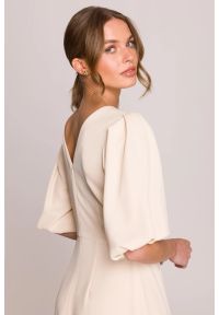 Stylove - Elegancka sukienka koktajlowa z bufiastymi rękawami kremowa. Okazja: na ślub cywilny, na imprezę, na wesele. Kolor: kremowy. Materiał: materiał, elastan. Długość rękawa: krótki rękaw. Sezon: lato. Typ sukienki: rozkloszowane. Styl: wizytowy, elegancki. Długość: midi