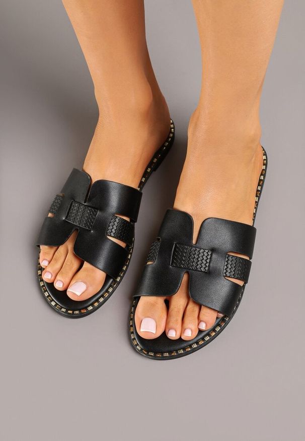 Born2be - Czarne Klapki z Plecioną Cholewką Etelloria. Okazja: na co dzień. Kolor: czarny. Sezon: lato. Styl: elegancki, casual