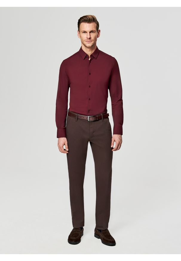 Pako Lorente - PAKO LORENTE - Bordowa dzianinowa koszula męska. Typ kołnierza: kołnierzyk klasyczny. Kolor: czarny, czerwony. Materiał: dzianina. Długość rękawa: długi rękaw. Długość: długie