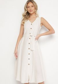 Born2be - Beżowa Trapezowa Sukienka z Wiązanym Paskiem Brystia. Kolor: beżowy. Materiał: materiał. Sezon: wiosna, lato. Typ sukienki: trapezowe #3