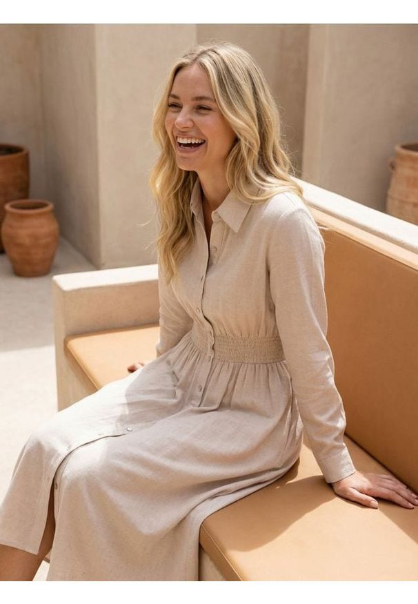 Sinsay - Wiskozowa koszulowa sukienka midi z ozdobnym marszczeniem - szary. Kolor: szary. Materiał: wiskoza. Typ sukienki: koszulowe. Długość: midi