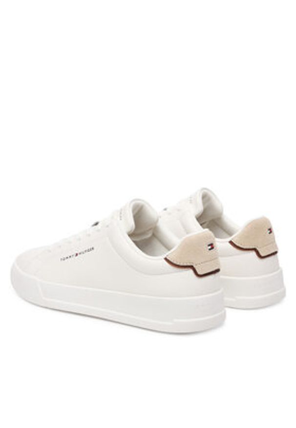 TOMMY HILFIGER - Tommy Hilfiger Sneakersy Th Court Lth Detail Ess FM0FM05367 Biały. Kolor: biały. Materiał: skóra