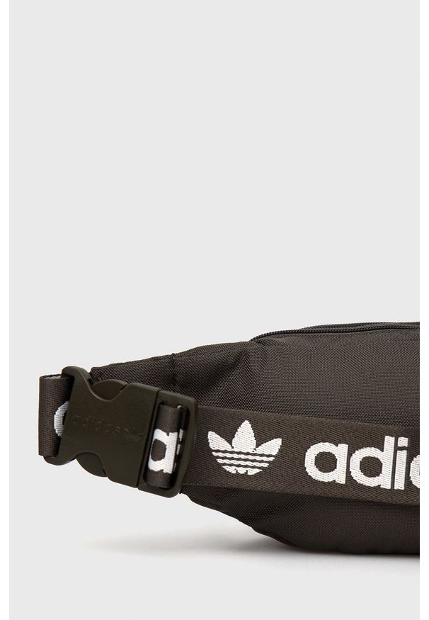 adidas Originals - Nerka. Kolor: zielony. Materiał: materiał