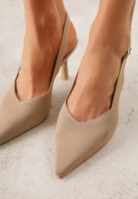 Born2be - Ciemnobeżowe Sandały na Szpilce Ozdobione Plecionką Callaxie. Okazja: na co dzień. Zapięcie: sprzączka. Kolor: beżowy. Materiał: jeans. Wzór: aplikacja. Sezon: lato. Obcas: na szpilce. Styl: casual, elegancki, klasyczny, wizytowy #5