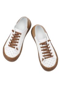 Półbuty damskie Ravini, ze skóry naturalnej licowej ażurowa cholewka sznurowanie wygodna podeszwa casual, białe, 1301-1. Okazja: na co dzień. Zapięcie: sznurówki. Kolor: biały. Materiał: skóra. Szerokość cholewki: normalna. Wzór: ażurowy. Styl: casual #2