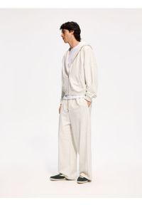 Reserved - Spodnie loose fit - jasnoszary. Kolor: szary. Materiał: bawełna, dzianina #1