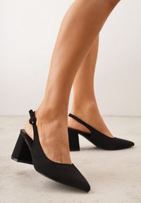 Renee - Czarne Czółenka na Słupku Typu Slingback Tareina. Okazja: na co dzień. Zapięcie: sprzączka. Kolor: czarny. Materiał: prążkowany, jeans. Obcas: na słupku. Styl: casual, elegancki #1