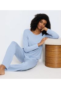 Triumph Piżama Timeless Sensuality 10221061 Błękitny Regular Fit. Kolor: niebieski
