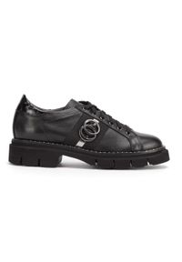 Wittchen - Damskie sneakersy skórzane z łańcuszkiem czarne. Okazja: na co dzień. Nosek buta: okrągły. Kolor: czarny. Materiał: skóra. Wzór: aplikacja