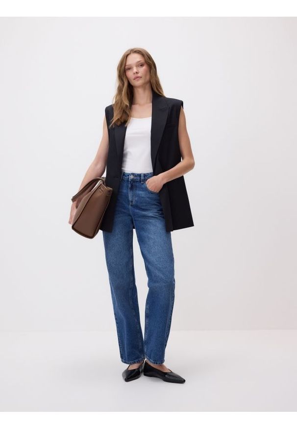 Reserved - Jeansy regular - niebieski. Kolor: niebieski