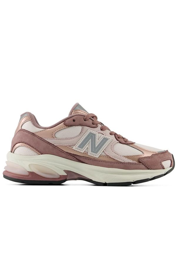 Buty unisex New Balance U2010142 - różowe. Kolor: różowy. Materiał: zamsz, guma. Szerokość cholewki: normalna. Sezon: lato. Sport: bieganie