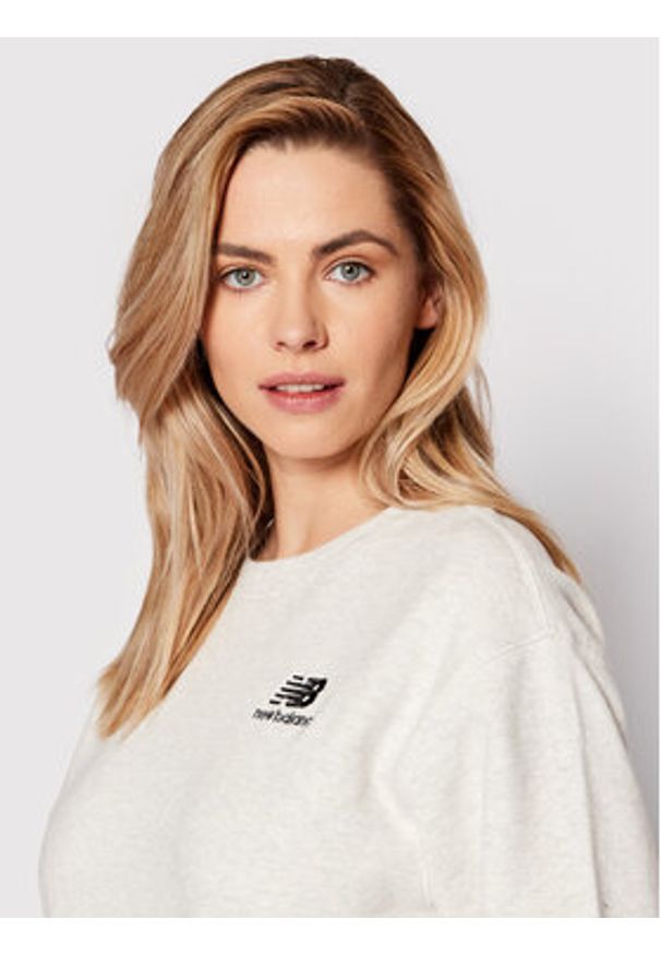 New Balance Bluza Unisex UT21501 Szary Relaxed Fit. Kolor: szary. Materiał: syntetyk