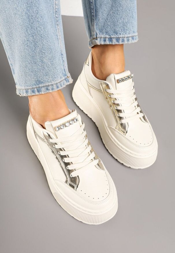 Born2be - Beżowe Sneakersy na Grubej Podeszwie z Ozdobnymi Przeszyciami Tataniel. Okazja: na co dzień. Kolor: beżowy. Materiał: jeans