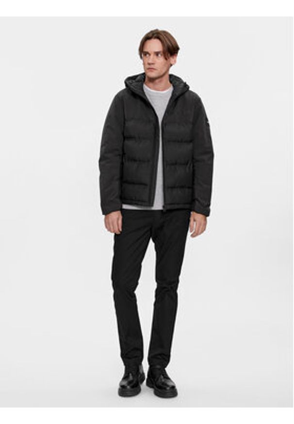 Calvin Klein Kurtka zimowa Mix Media K10K111889 Czarny Regular Fit. Kolor: czarny. Materiał: syntetyk. Sezon: zima
