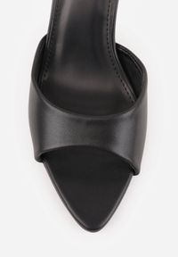 Born2be - Czarne Klapki na Szpilce z Otwartym Noskiem w Szpic Sewnessa. Okazja: na spotkanie biznesowe, do pracy. Nosek buta: otwarty. Kolor: czarny. Materiał: jeans, koronka. Obcas: na szpilce. Styl: biznesowy, elegancki #6