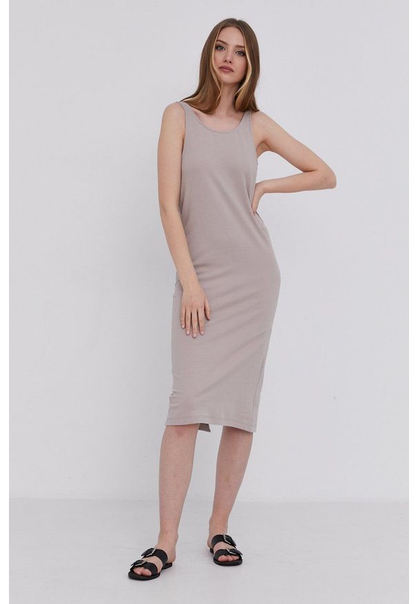 Answear Lab - answear.LAB X Paulina Krupińska Sukienka z certyfikatem OEKO-TEX kolekcja limitowana Ethical Wardrobe. Okazja: na co dzień. Kolor: beżowy. Materiał: dresówka, dzianina, włókno, syntetyk, materiał. Długość rękawa: na ramiączkach. Wzór: gładki. Typ sukienki: proste. Styl: wakacyjny