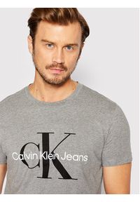 Calvin Klein Jeans T-Shirt J30J320935 Szary Slim Fit. Kolor: szary. Materiał: bawełna #5