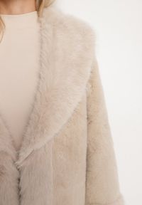 Born2be - Beżowa Długa Kurtka Futro z Wiskozą i Wsuwanymi Kieszeniami Ninnelira. Okazja: na spacer. Kolor: beżowy. Materiał: wiskoza, futro. Długość: długie. Sezon: jesień. Styl: wizytowy, elegancki #7