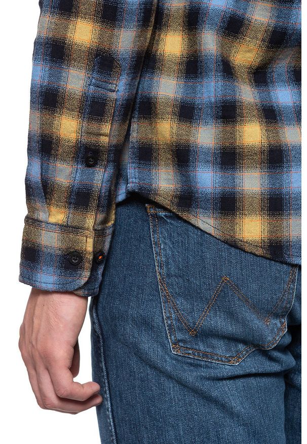 Lee - KOSZULA LEE BUTTON DOWN FROST BLUE L880OMMJ 112123352. Typ kołnierza: button down. Materiał: materiał