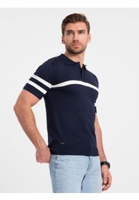 Ombre Clothing - Koszulka męska polo z miękkiej dzianiny z kontrastowymi pasami - granatowa V2. Okazja: na co dzień. Typ kołnierza: polo. Kolor: niebieski. Materiał: dzianina. Długość: krótkie. Wzór: paski. Styl: casual #9