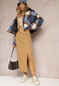 Renee - Beżowa Ołówkowa Spódnica Midi z Rozcięciem Otaile. Kolor: beżowy. Materiał: jeans. Wzór: aplikacja #1