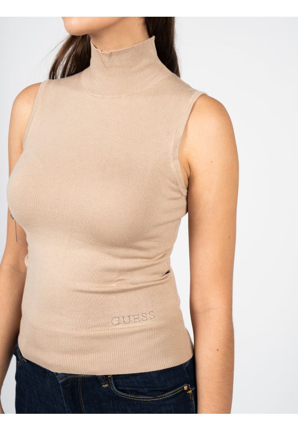 Guess Sweter | W2YR32Z2V62 | Kobieta | Beżowy. Typ kołnierza: golf. Kolor: beżowy. Materiał: poliamid, wiskoza. Długość rękawa: bez rękawów. Styl: elegancki