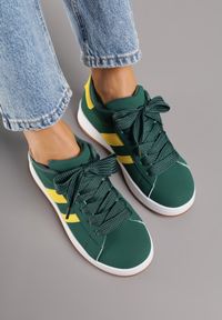 Born2be - Zielone Sneakersy z Ozdobnymi Naszywkami z Boku Galdexis. Okazja: na co dzień, na spacer. Kolor: zielony. Wzór: aplikacja. Sport: turystyka piesza #4
