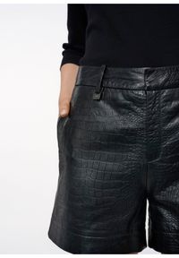 Ochnik - Skórzane czarne spodenki damskie croco. Kolor: czarny. Materiał: skóra. Długość: krótkie. Styl: elegancki, klasyczny #3