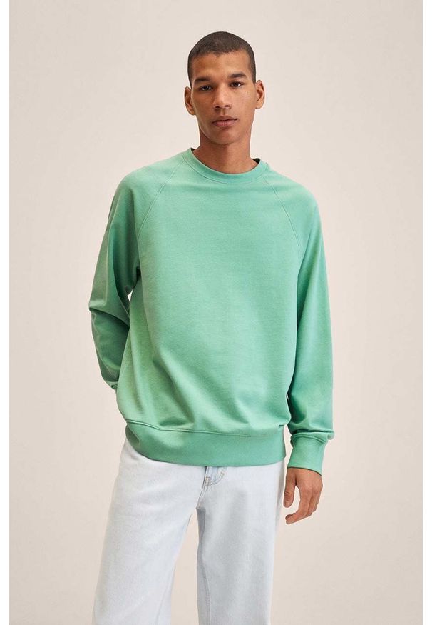 Mango Man bluza Dylan męska kolor zielony gładka. Okazja: na co dzień. Kolor: zielony. Materiał: włókno, dzianina. Wzór: gładki. Styl: casual