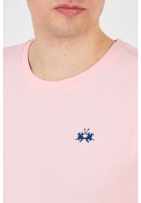 La Martina - LA MARTINA Różowy t-shirt z małym logo. Kolor: różowy