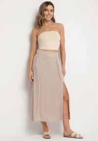 Born2be - Ciemnobeżowa Spódnica z Wiskozy o Rozkloszowanym Kroju Galinelle. Okazja: na co dzień. Kolor: beżowy. Materiał: wiskoza. Styl: elegancki, casual #3