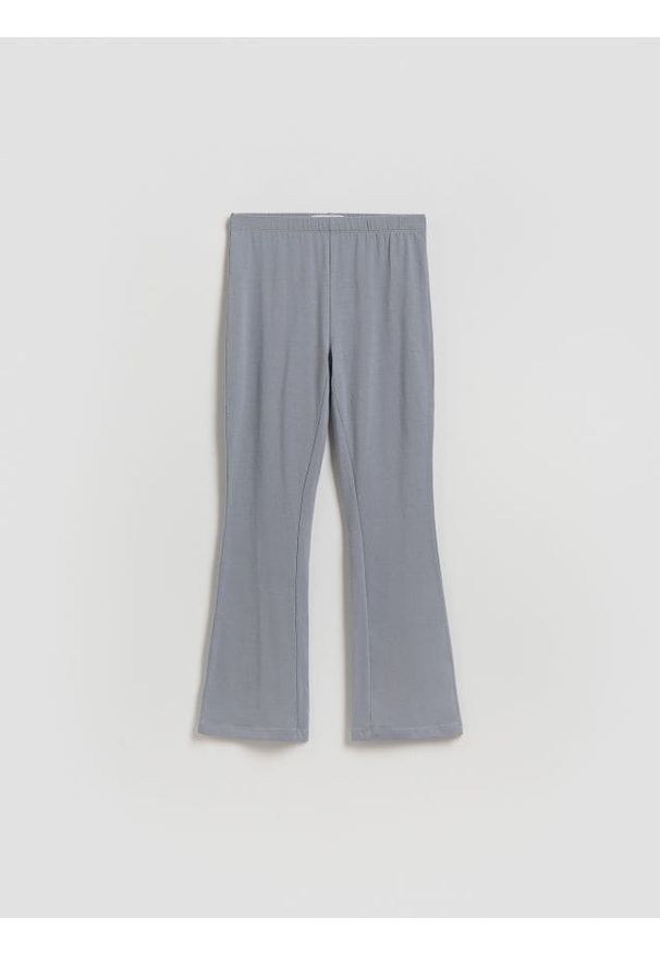 Reserved - Spodnie flare - granatowy. Kolor: niebieski. Materiał: bawełna