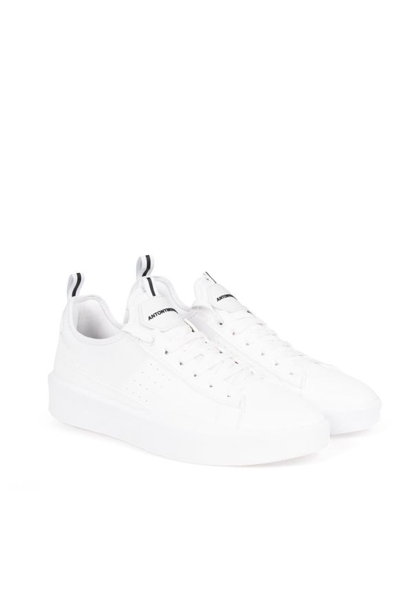 Antony Morato Sneakersy | MMFW01461-LE500157 | Mężczyzna | Biały. Nosek buta: okrągły. Kolor: biały. Materiał: tkanina, skóra ekologiczna. Wzór: aplikacja. Sport: turystyka piesza