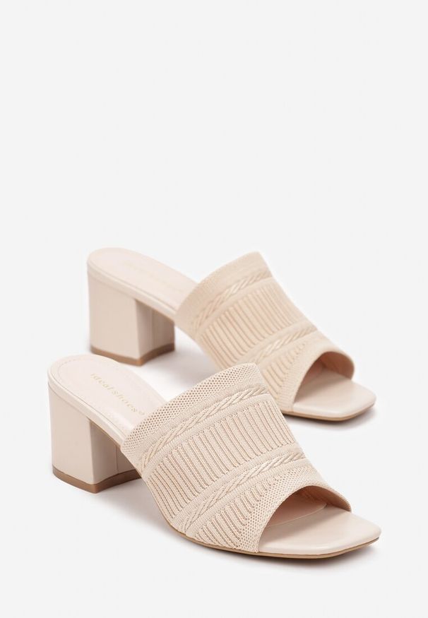 Renee - Beżowe Klapki na Niskim Słupku z Szerokim Paskiem i Odkrytym Noskiem Katheryn. Kolor: beżowy. Sezon: wiosna, lato. Obcas: na słupku