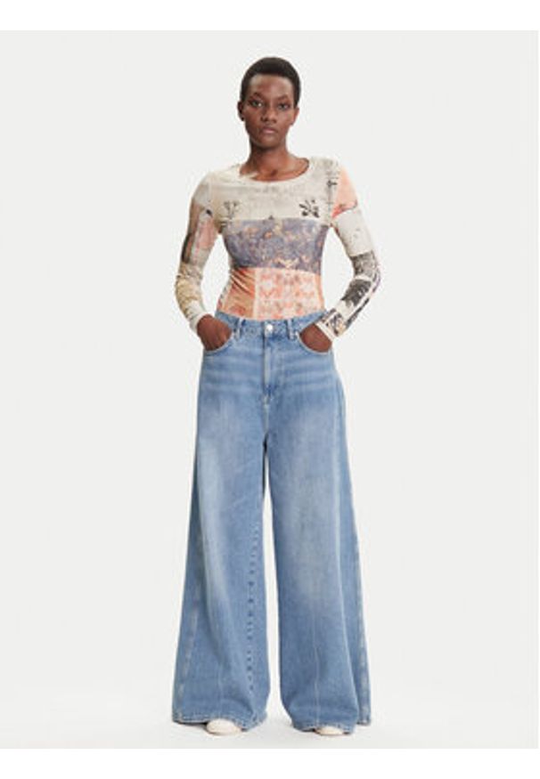 Desigual Bluzka Limbani 25WWTK33 Kolorowy Regular Fit. Materiał: wiskoza. Wzór: kolorowy