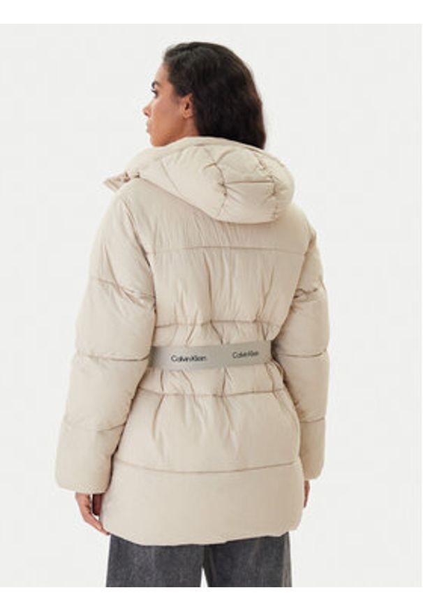 Calvin Klein Jeans Kurtka zimowa LV047D507G Beżowy Regular Fit. Kolor: beżowy. Materiał: syntetyk. Sezon: zima