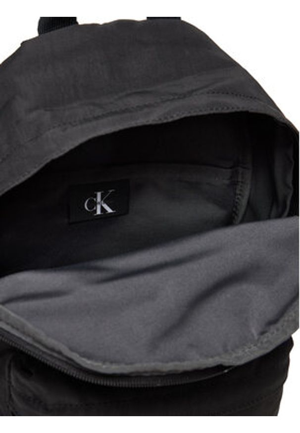 Calvin Klein Plecak Bold Small Round Backpack LV04D3257G Czarny. Kolor: czarny. Materiał: materiał