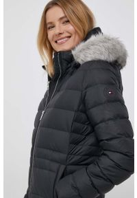 TOMMY HILFIGER - Tommy Hilfiger kurtka puchowa damska kolor czarny przejściowa. Kolor: czarny. Materiał: puch #4