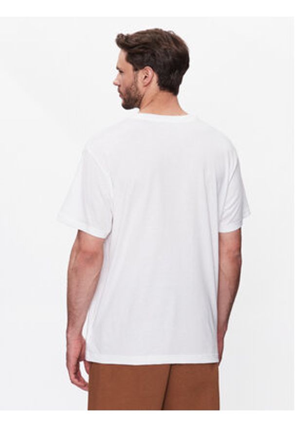 New Balance T-Shirt Sport Seasonal Graphic MT31904 Biały Relaxed Fit. Kolor: biały. Materiał: syntetyk, bawełna. Styl: sportowy