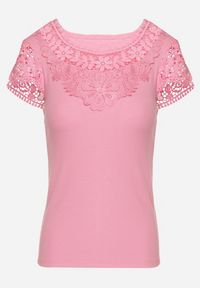 Born2be - Różowy Prążkowany T-shirt z Krótkim Rękawem Ozdobiony Koronką Neliah. Kolor: różowy. Materiał: prążkowany, koronka. Długość rękawa: krótki rękaw. Długość: krótkie. Wzór: aplikacja, koronka. Styl: klasyczny #7