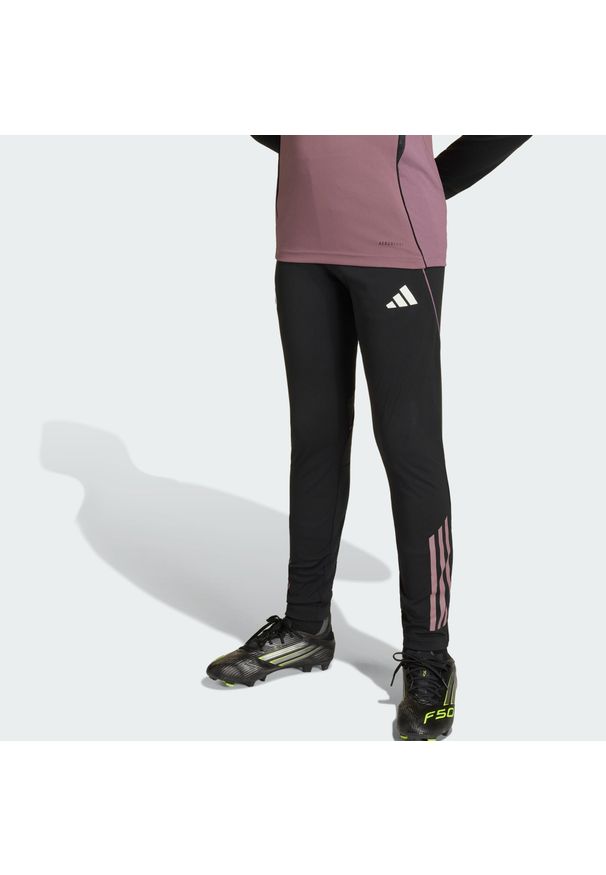 Adidas - Dziecięce spodnie treningowe Real Madrid Tiro 25 Competition. Kolor: czarny. Sport: piłka nożna